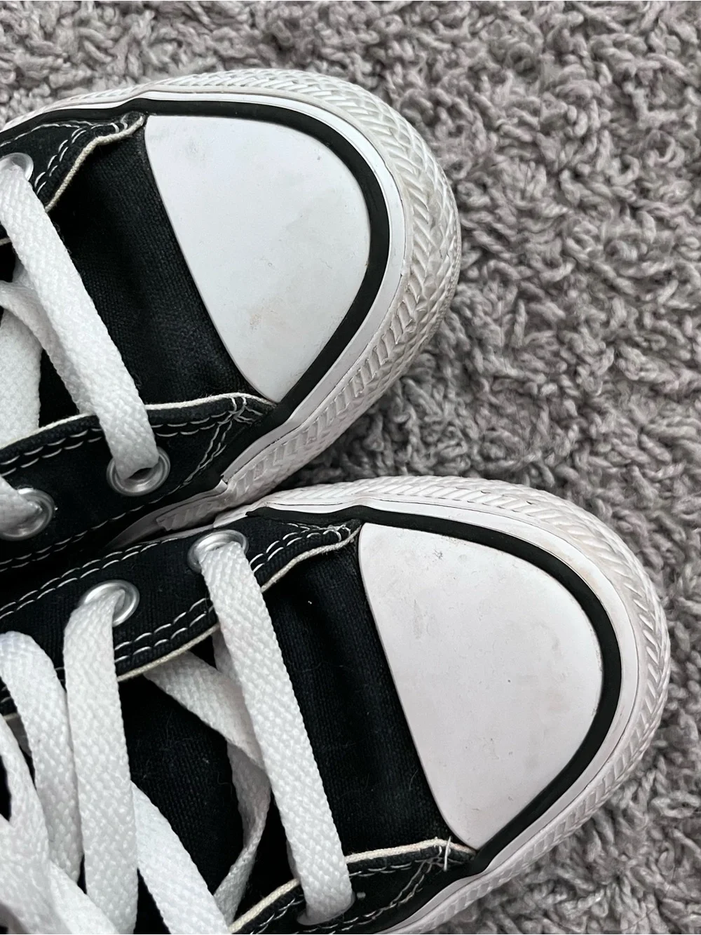 Women’s black converse